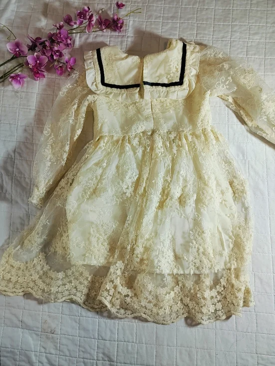 & Other Stories Cream Lace Long-Sleeve Girls Dress with Black Trim - Picture 5 of 6